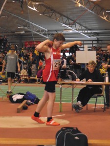 Jakob E under finalomgången i kula